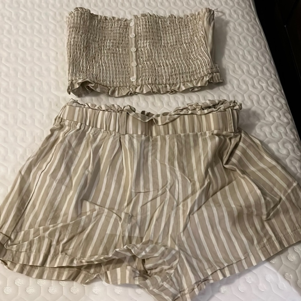 Cute tan, short set from diva boutique. Missing belt, but only worn once.